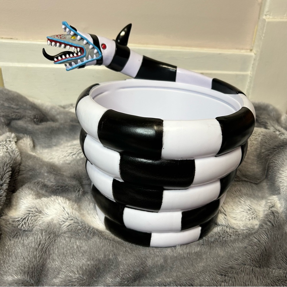 Beetlejuice Sandworm Popcorn Bucket - Picture 2 of 4